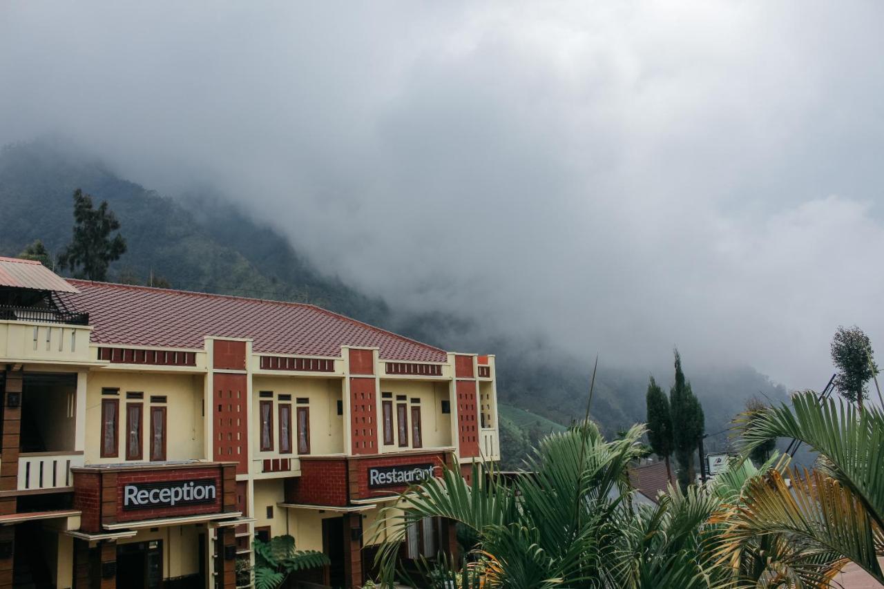 Sm Bromo Hotel Probolinggo Exteriér fotografie